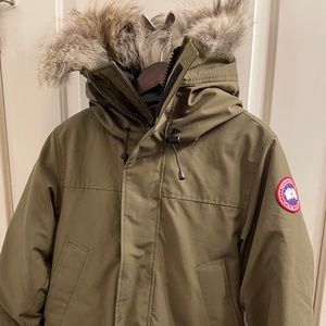 XS Canada Goose Jacket